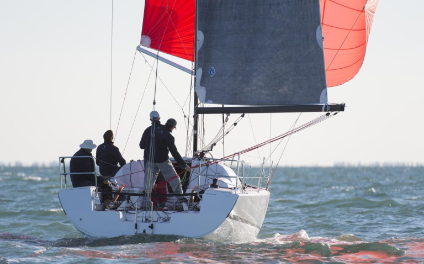 Lares 6 – JEANNEAU